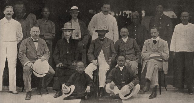 Pegawai British bersama Kapitan Cina di Perak